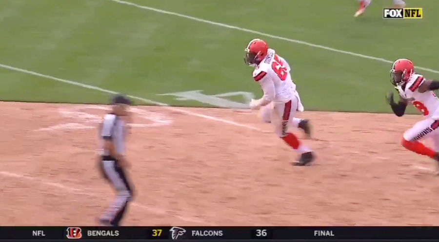 NFL Admits Derek Carr Actually Fumbled The Ball Against The Browns