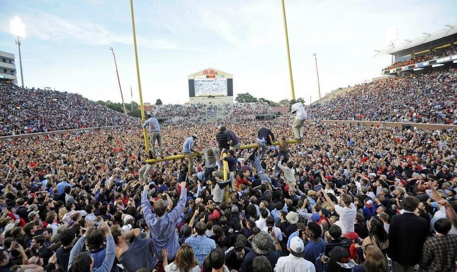 Ole Miss Fans Crowdfunded The Rebels&#39; Fine For Storming The Field
