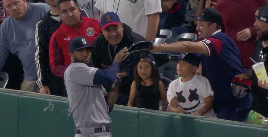 Domingo Santana Caught A Foul Ball And A Fan&#39;s Glove