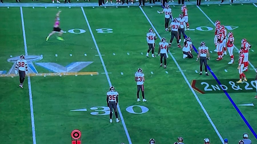SEE IT: Streaker makes only memorable play of Super Bowl LV