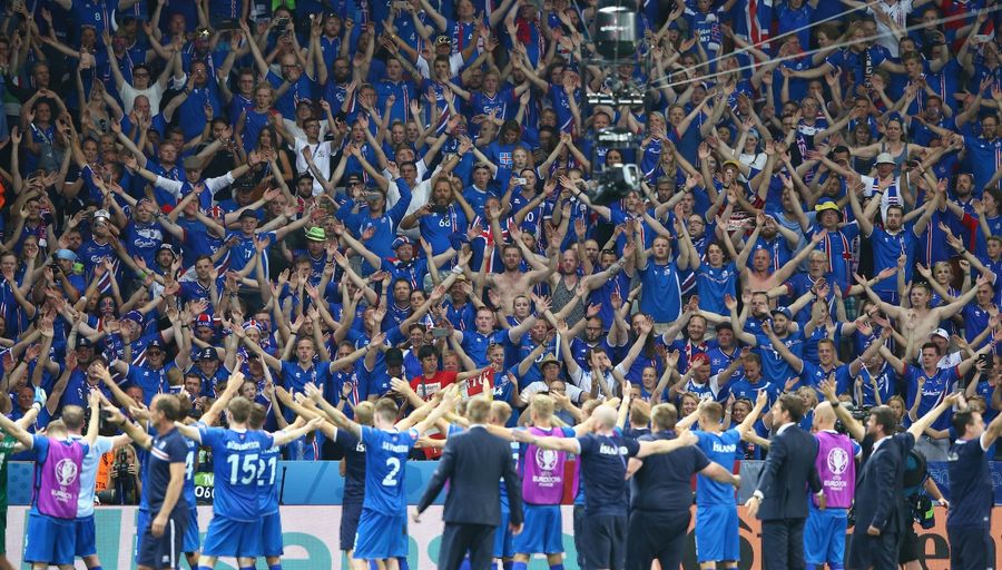 Nearly Every Single TV In Iceland Had The Iceland-England Game On<em></em>