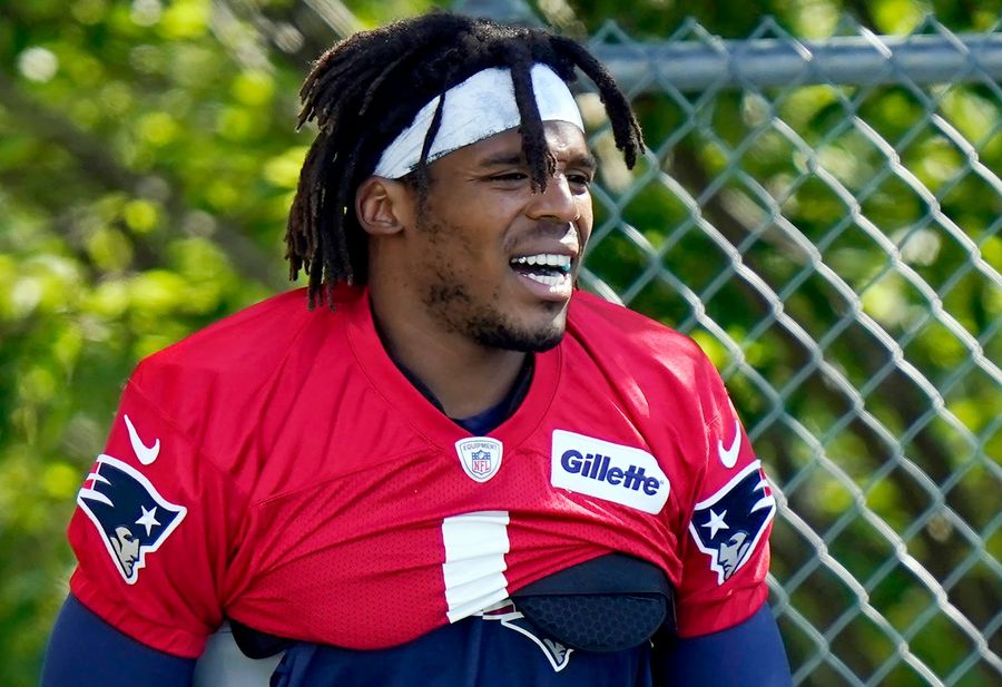 Attention-seeking adolescent apologizes for heckling Cam Newton