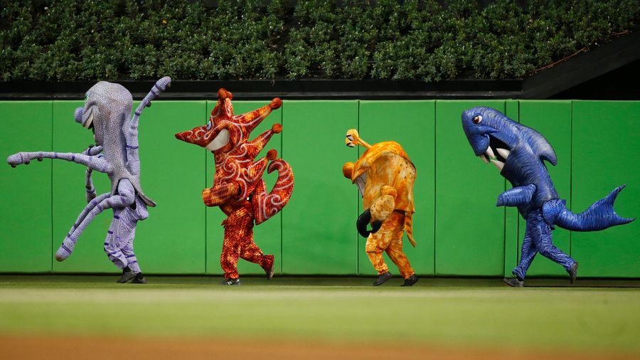 Report: David Samson Flipped When Julio The Octopus Accidentally Won The Marlins' Sea Creature Race<em></em>