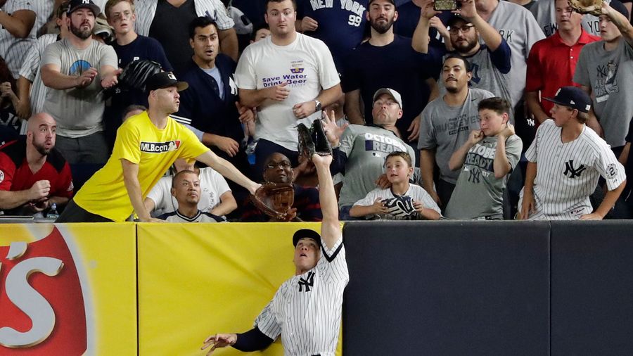 Here, Enjoy Some Wire Photos Of Aaron Judge Robbing A Home Run (And Ballhawk Zack Hample)