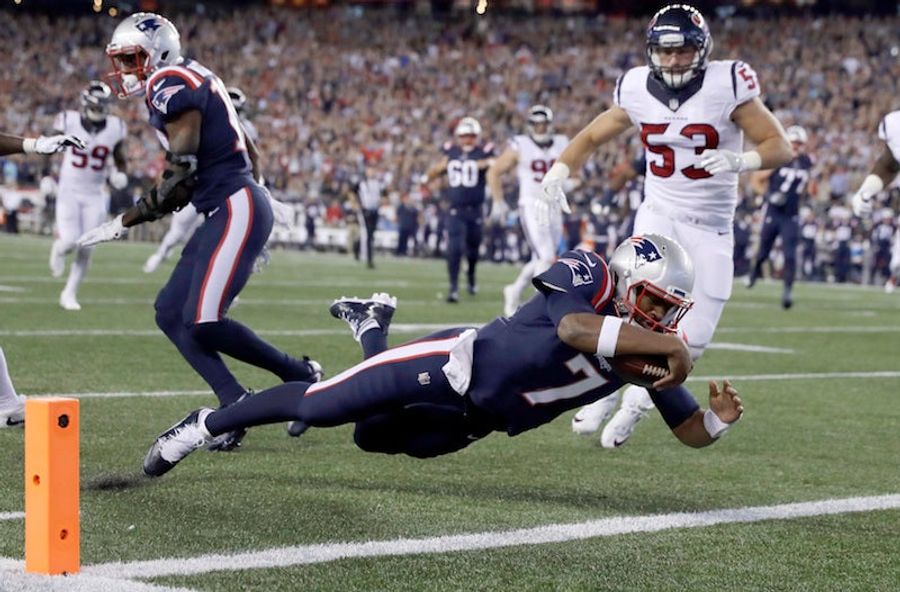 Report: Jacoby Brissett Needs Surgery On His Thumb