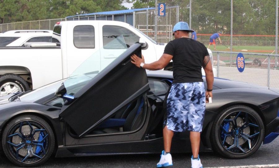 Yoenis Cespedes Is Driving A Different Ridiculous Car To Spring Training Every Day This Week