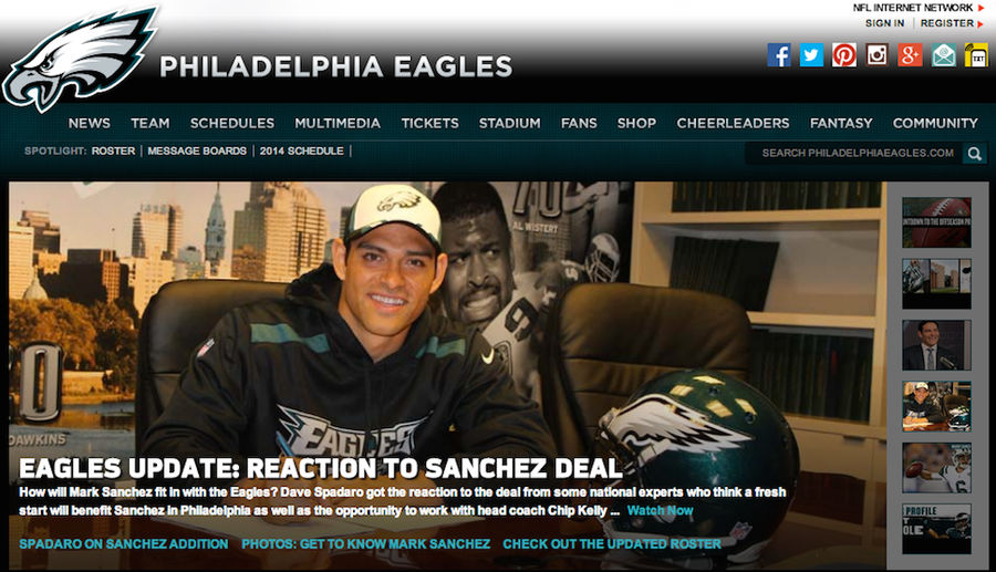 Mark Sanchez Photobombed By Incredibly Appropriate Reggie White Photo