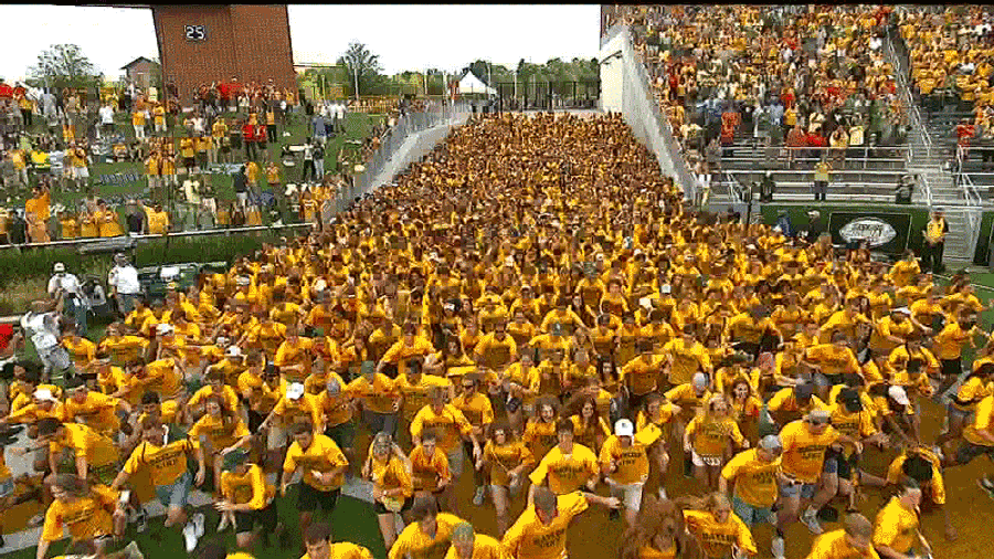 Baylor Homecoming Parade Float Sweeps Things Under The Rug