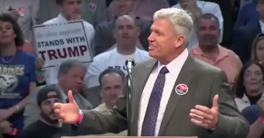 Here&#39;s Rex Ryan Introducing Donald Trump At A Rally In Buffalo