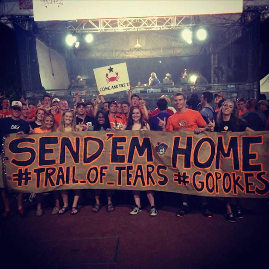 Here Are Two Of The Dumbest <em>GameDay</em> Signs You&#39;ll Ever See