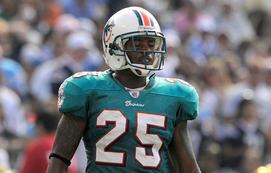 Did Ex-NFLer Will Allen&#39;s Alleged Ponzi Scheme Prey On Jack Johnson?