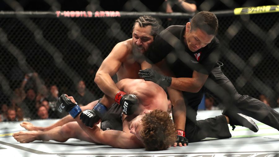 Jorge Masvidal Records Fastest Knockout In UFC History With Flying Knee To Ben Askren's Skull