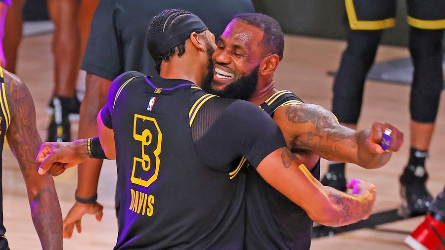 Not-LeBron, Six-Putts, and the Padres - Everything you Missed While Watching the NFL on Sunday