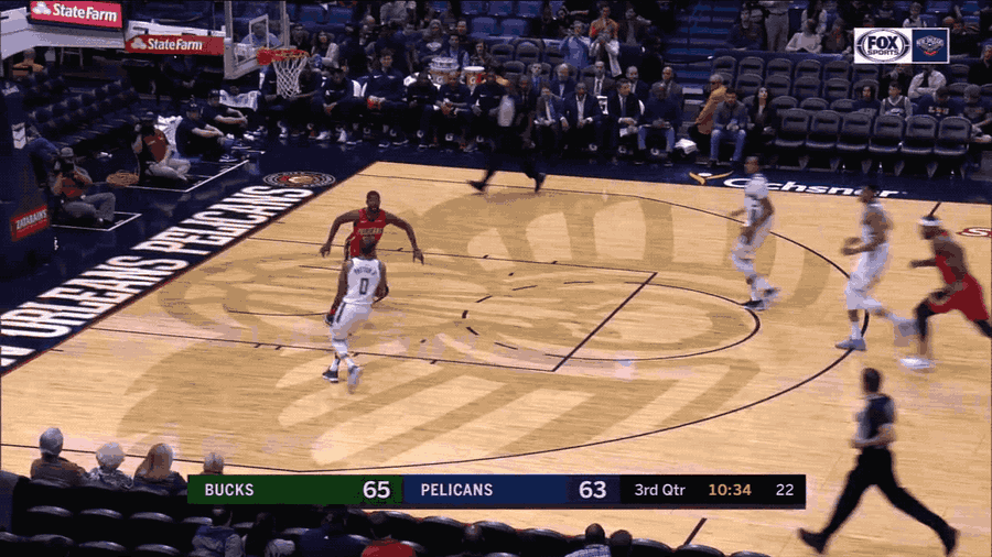 Giannis Had Two Dope Slams And Would've Had A Third If Not For John Henson<em></em><em></em>
