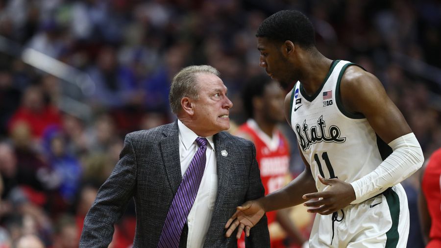 Tom Izzo Flips Out On Aaron Henry, Has To Be Held Back By Players