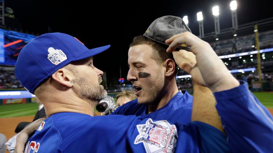 Anthony Rizzo Gets Weepy While Introducing David Ross At Victory Parade