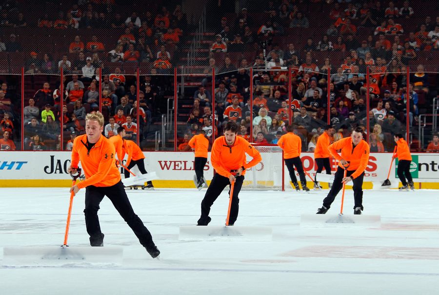 Flyers Fans Boo Ice Guys For Not Being Ice Girls
