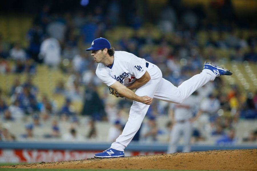 Dodgers Pitcher Josh Ravin Breaks Arm, Shares Very Gross Picture