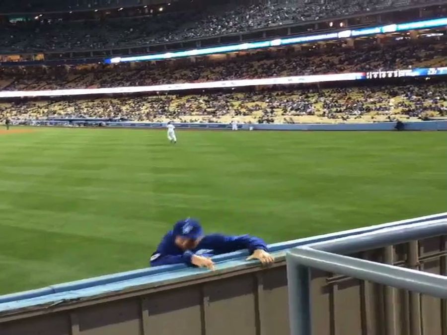 Dodger Stadium Idiot Climbs Over Outfield Fence, Evades Security