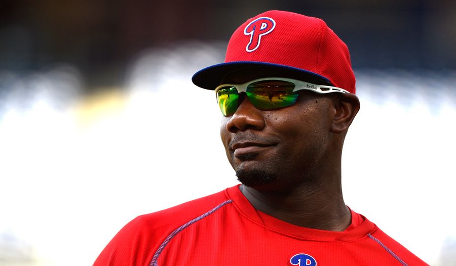 Police Are Looking For This Phillies Fan, Who They Say Threw A Beer Bottle At Ryan Howard