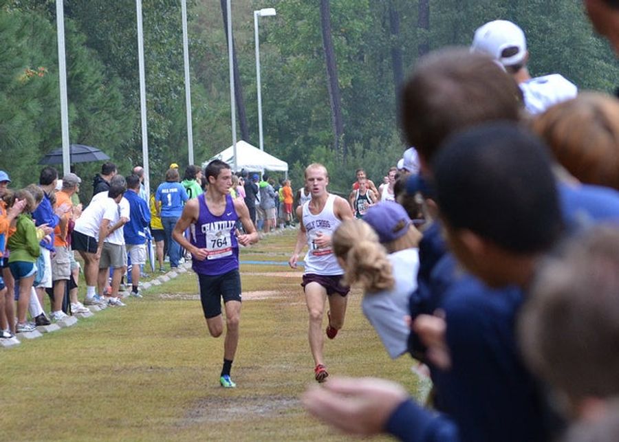 High School Runner Breaks Leg, Crawls To Finish