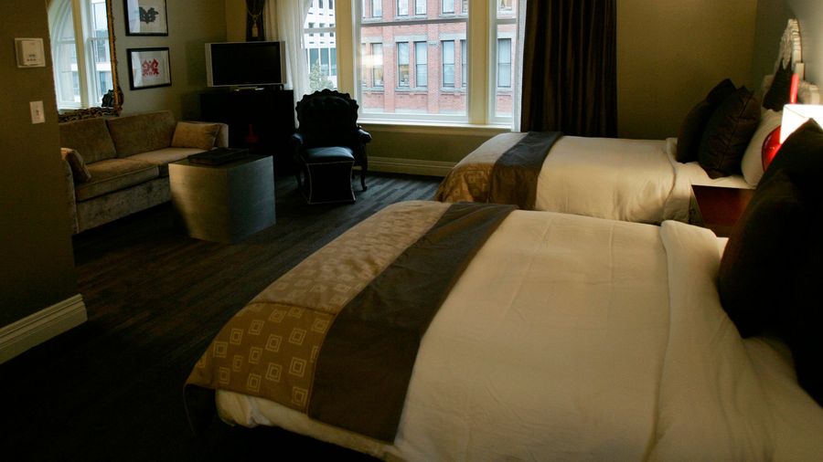 Do You Use A Top Sheet, Or Are You A Disgusting Heathen?