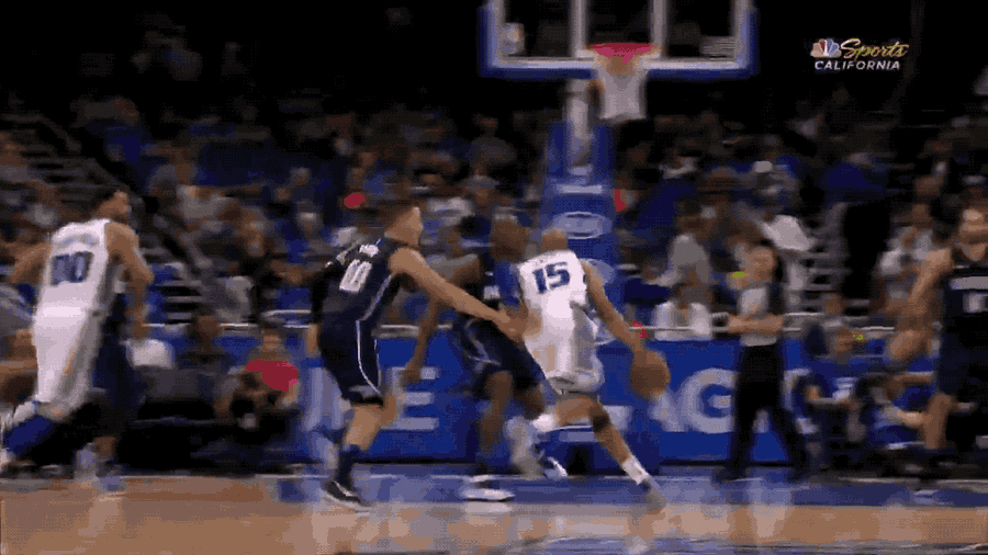 40-Year-Old Vince Carter Dunks On 22-Year-Old Aaron Gordon<em></em>
