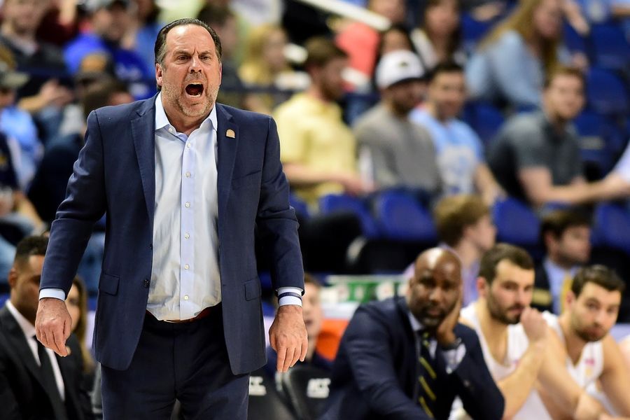 Notre Dame coach Mike Brey furiously swiping right to find new opponent to put at risk