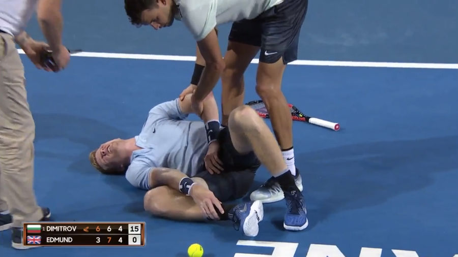 Grigor Dimitrov Hurdles Net To Help Out His Injured Opponent 