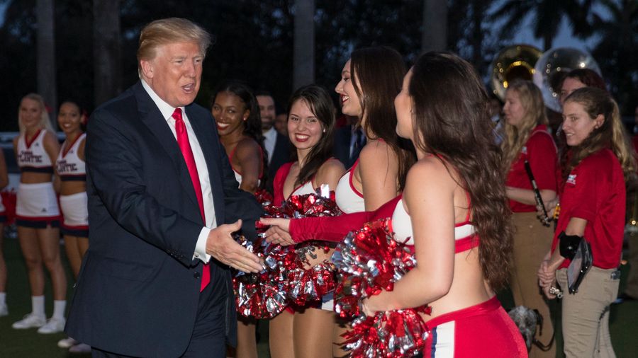 Donald Trump&#39;s Super Bowl Shindig Was So Weird