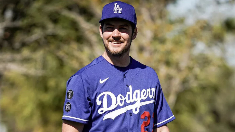 Breaking News: Trevor Bauer is still an ass
