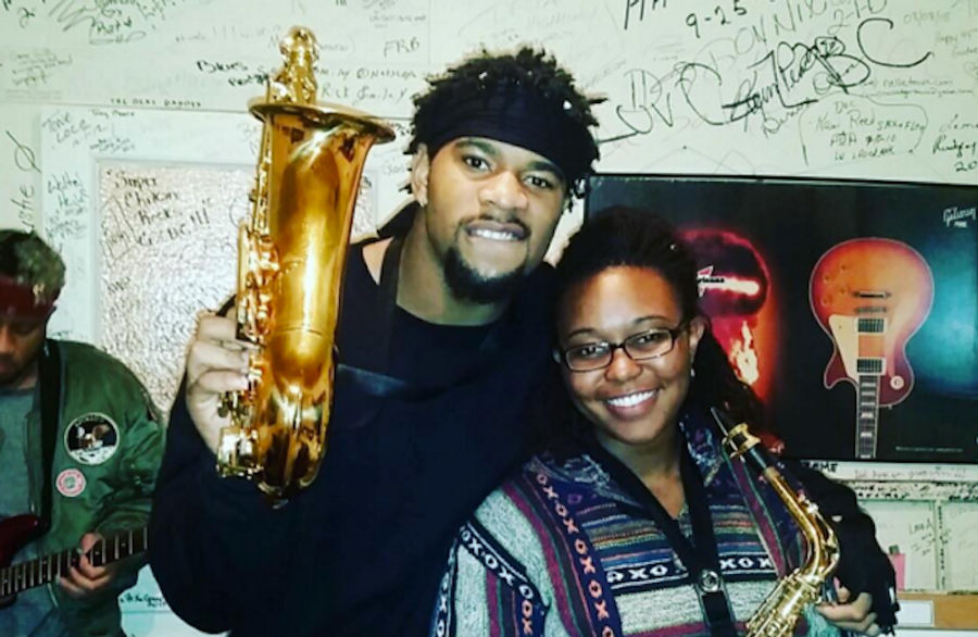 Ole Miss Star Robert Nkemdiche Visits Blues Club, Jams On The Sax