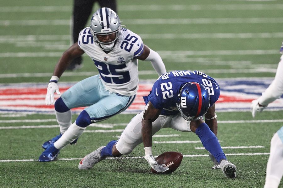 Wayne Gallman’s ass literally saves the New York Giants