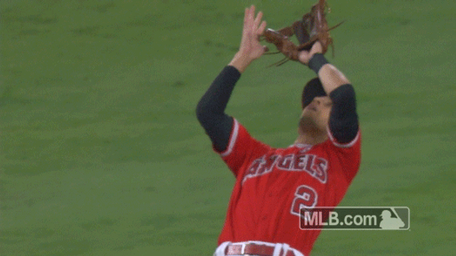 Andrelton Simmons Drops The Ball, Still Catches It
