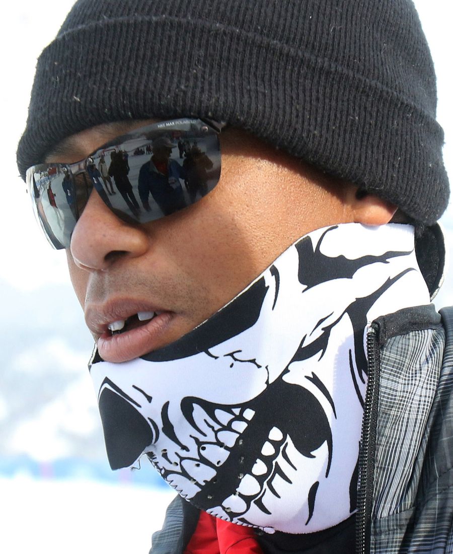 Hey, Here's A Photo Of Tiger Woods Without His Fake Front Tooth (Yes)