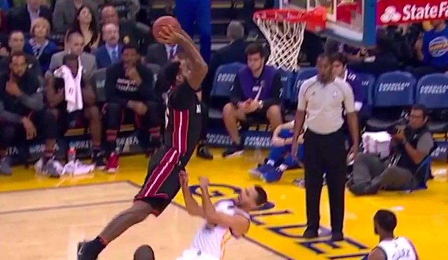 Steph Curry Ruthlessly Dunked On
