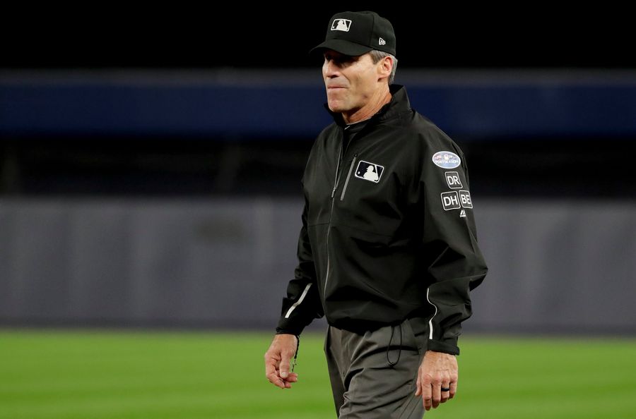 Angel Hernandez Is Just Guessing Over There