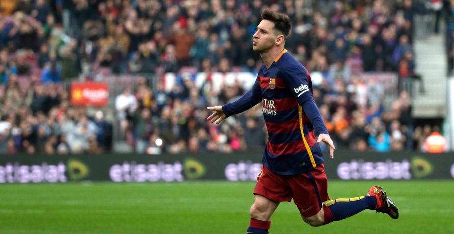 Lionel Messi And Marvin Plattenhardt Score Identical Free Kick Goals