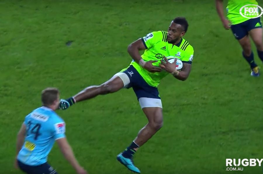 Rugby Man Feeds Cleat To Opponent&#39;s Mouth