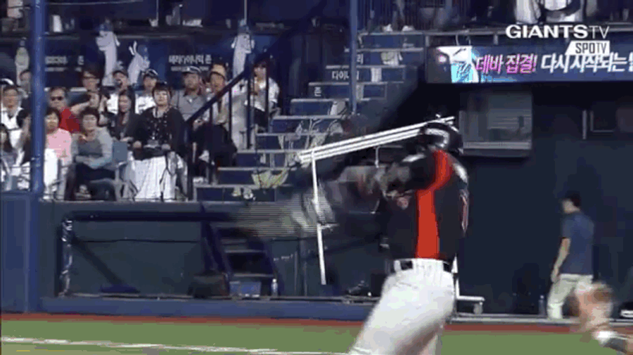 Korean Bat-Flipping Hero Will Leave His Bat Flip In Korea