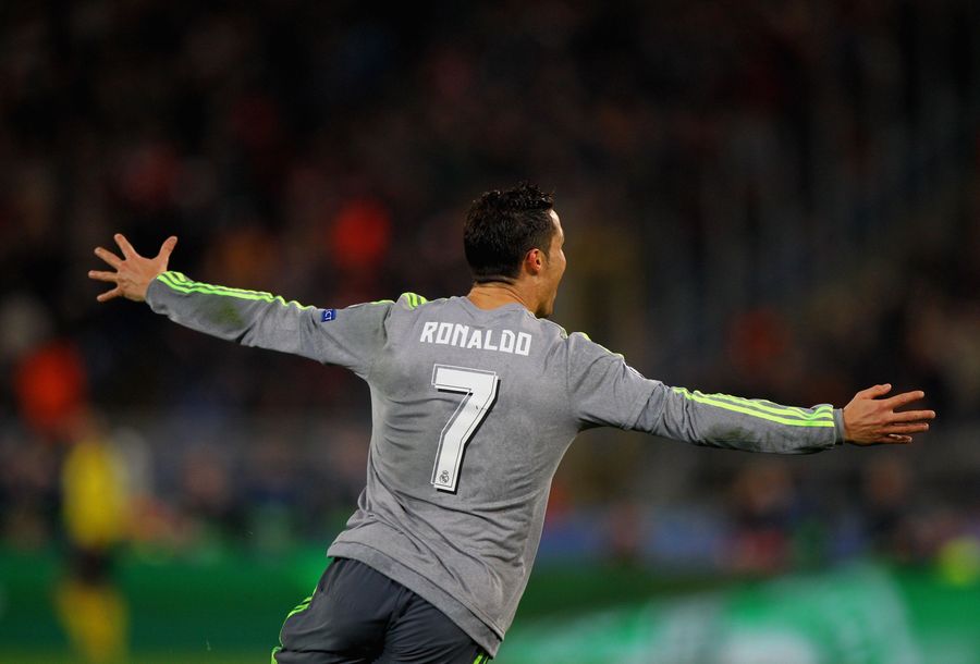 It&#39;s Been A Rough Day, So Come Look At This Cristiano Ronaldo Golazo