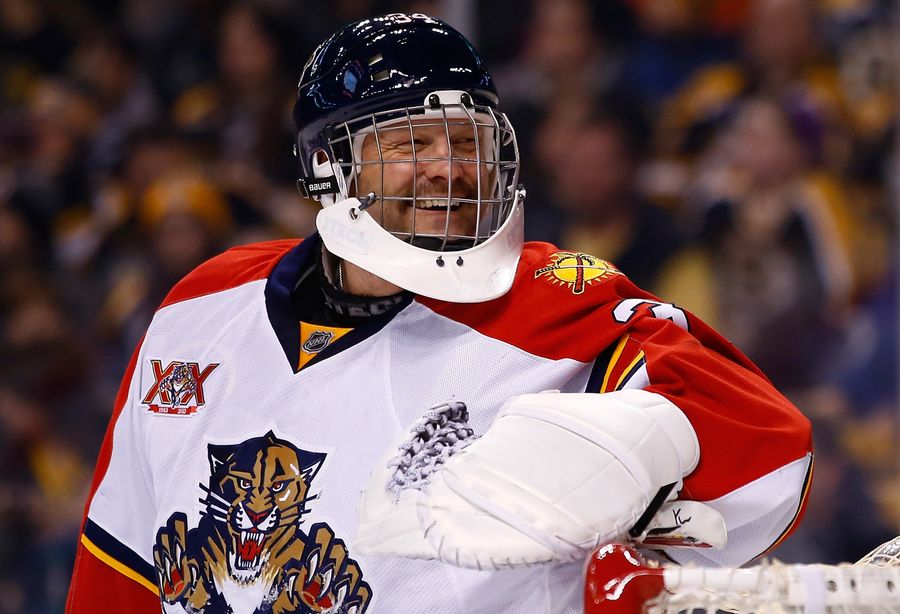 Tim Thomas Torn From Loving Arms Of Roberto Luongo