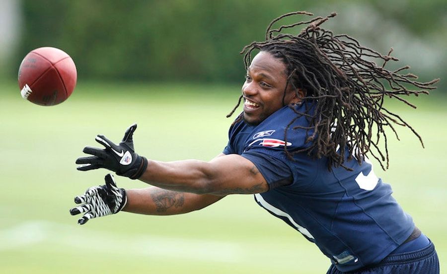 Matt Light Says He Tricked Brandon Meriweather Into Asking Bill Belichick To Pick Up His Bar Tab<em></em>
