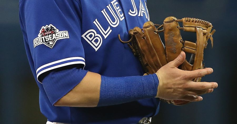 Troy Tulowitzki Is Going To Ridiculous Lengths To Keep Using His Ancient Glove
