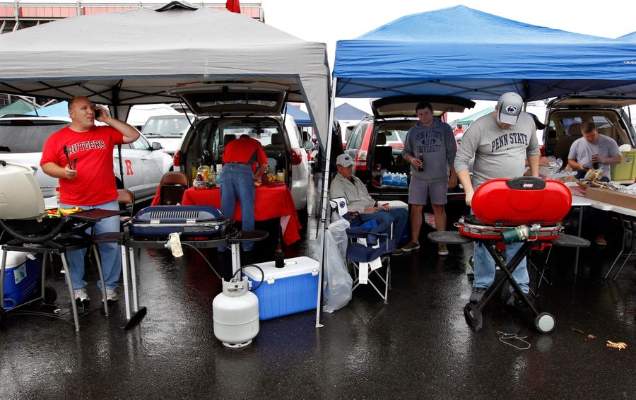 Rutgers Apologizes For Fans' Penn State Signs And T-Shirts