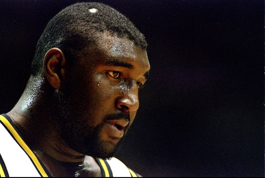 Clippers Broadcast Crew Jokes About What Robert "Tractor" Traylor's Up To These Days, Forgets He Died<em></em>