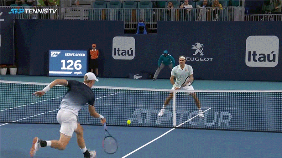 Roger Federer Booted Up The Wii Tennis