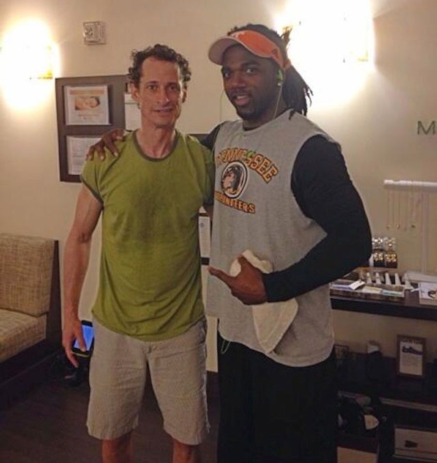 Donté Stallworth Met A Very Sweaty Anthony Weiner