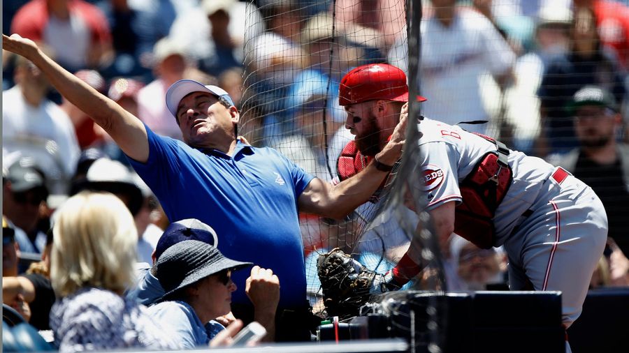 Hark! Cast Your Gaze Upon This Valiant Effort To Catch A Foul Ball