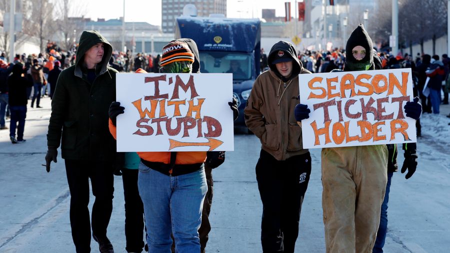 Wonderful, Miserable Browns Fans Throw &quot;Perfect Season&quot; Parade Through Cleveland